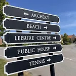 Bliss On The Bay - Part Of The The Bay Village With Pool, Gym And Direct Access, Pub, Restaurant, Tennis And Meadows Walks Dom wakacyjny *