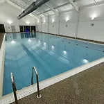 Dom wakacyjny Bliss On The Bay - Part Of The The Bay Village With Pool, Gym And Direct Access, Pub, Restaurant, Tennis And Meadows Walks
