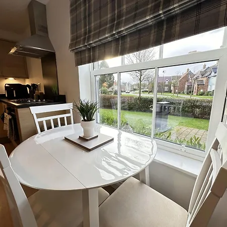 Bliss On The Bay - Part Of The The Bay Village With Pool, Gym And Direct Access, Pub, Restaurant, Tennis And Meadows Walks * Filey