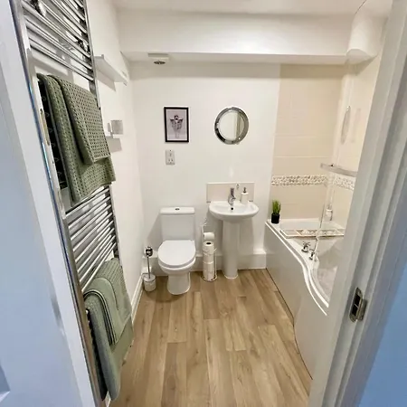 Bliss On The Bay - Part Of The The Bay Village With Pool, Gym And Direct Access, Pub, Restaurant, Tennis And Meadows Walks Filey