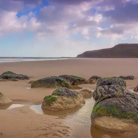 Bliss On The Bay - Part Of The The Bay Village With Pool, Gym And Direct Access, Pub, Restaurant, Tennis And Meadows Walks Filey